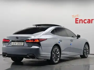 2023 Lexus LS с пробегом 29 435 км