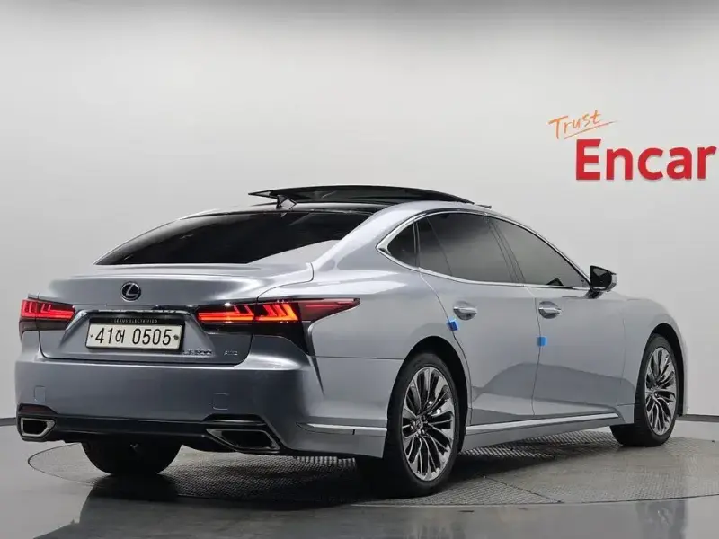 2023 Lexus LS с пробегом 29 435 км