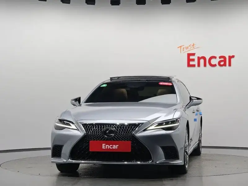 2023 Lexus LS с пробегом 29 435 км