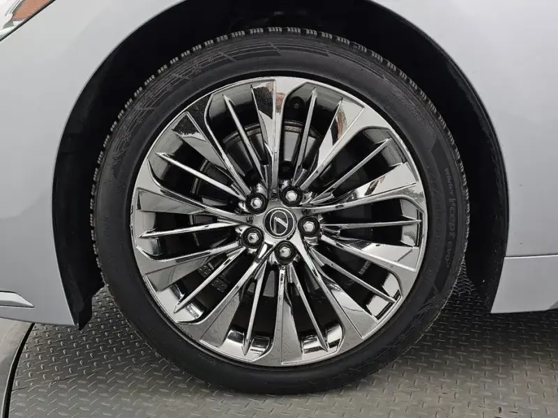 2023 Lexus LS с пробегом 29 435 км