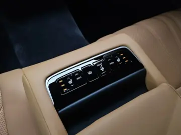 2022 Lexus LS с пробегом 48 100 км