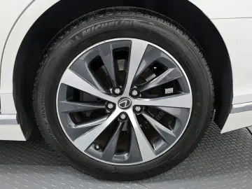 2022 Lexus LS с пробегом 48 100 км