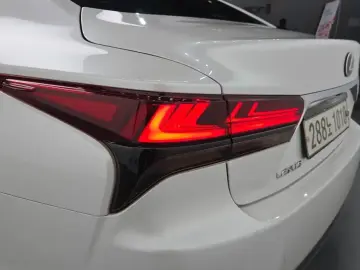 2022 Lexus LS с пробегом 48 100 км