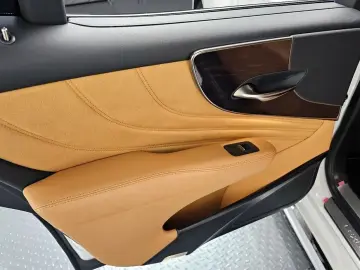 2022 Lexus LS с пробегом 48 100 км