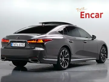2023 Lexus LS с пробегом 42 802 км