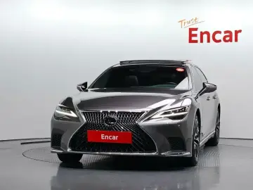 2023 Lexus LS с пробегом 42 802 км