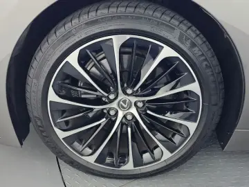 2023 Lexus LS с пробегом 42 802 км