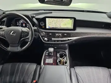 2023 Lexus LS с пробегом 42 802 км