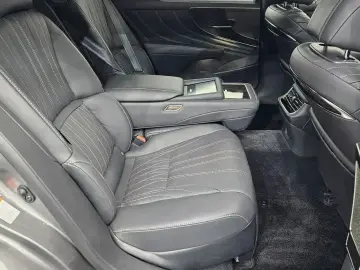 2023 Lexus LS с пробегом 42 802 км