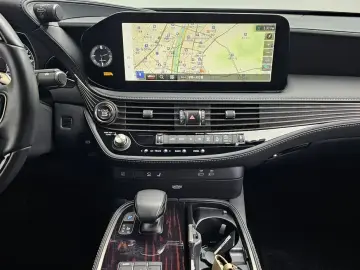 2023 Lexus LS с пробегом 42 802 км