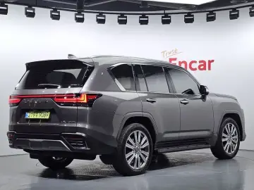 2025 Lexus LX с пробегом 28 561 км