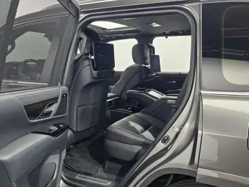 2025 Lexus LX с пробегом 28 561 км