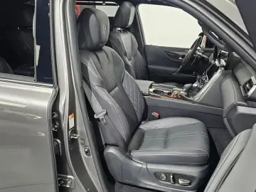 2025 Lexus LX с пробегом 28 561 км