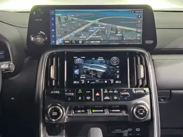 2025 Lexus LX с пробегом 28 561 км