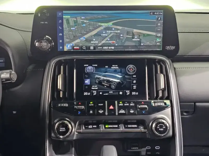 2025 Lexus LX с пробегом 28 561 км