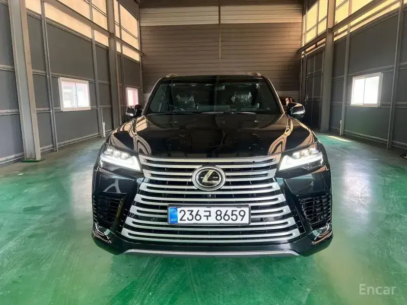 2025 Lexus LX с пробегом 60 км