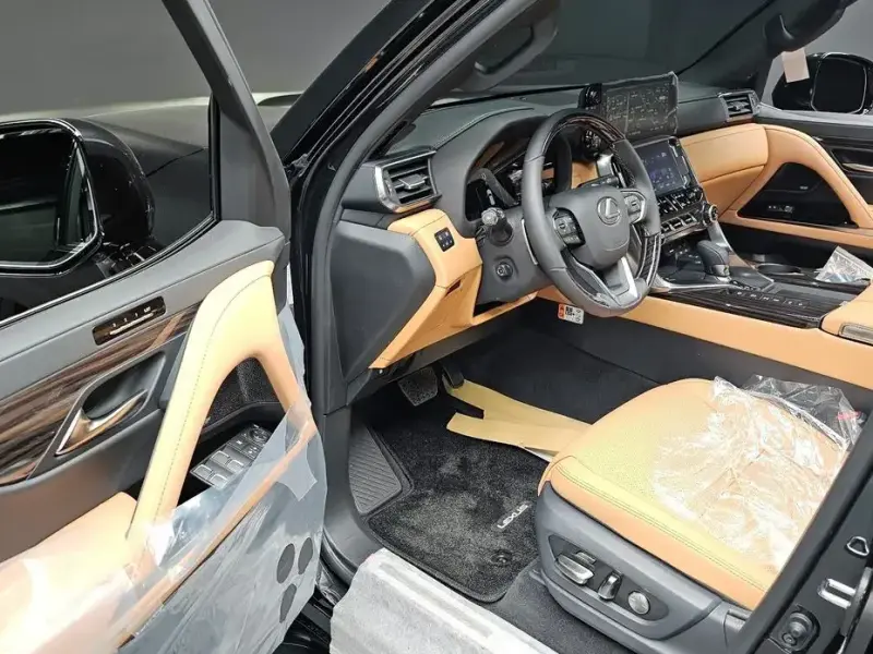 2026 Lexus LX с пробегом 5 км