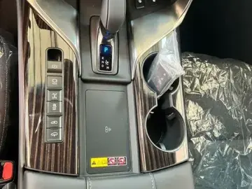 2025 Lexus LX с пробегом 60 км