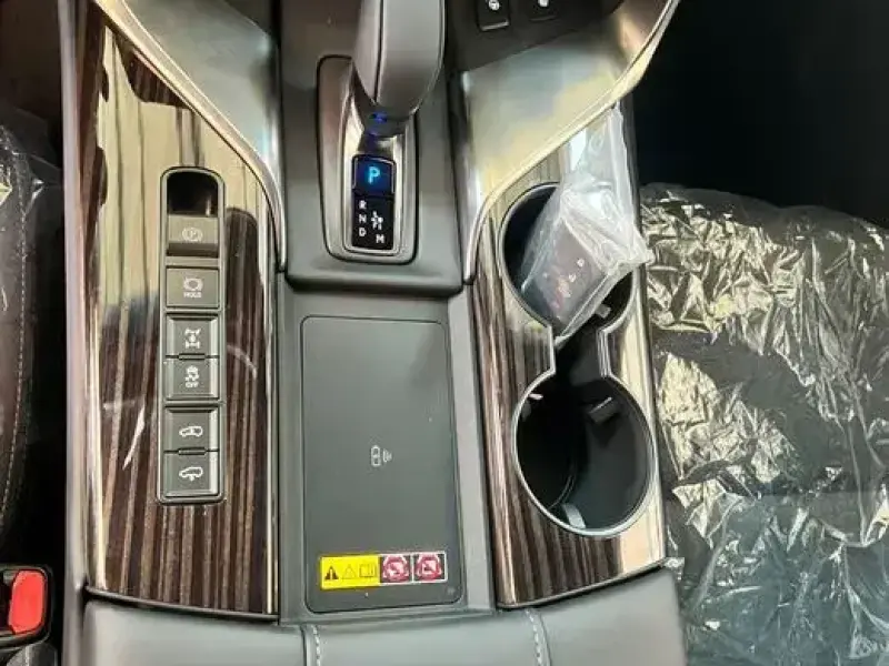 2025 Lexus LX с пробегом 60 км