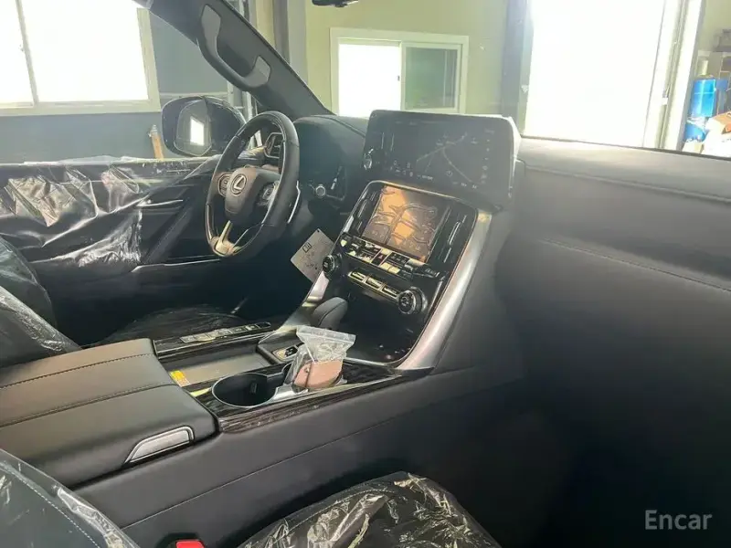 2025 Lexus LX с пробегом 60 км