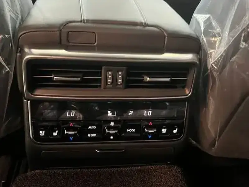 2025 Lexus LX с пробегом 60 км