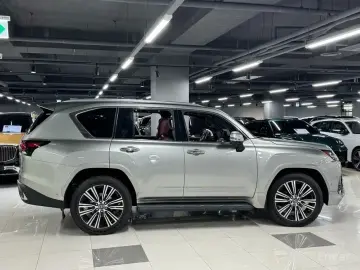 2025 Lexus LX с пробегом 5 800 км