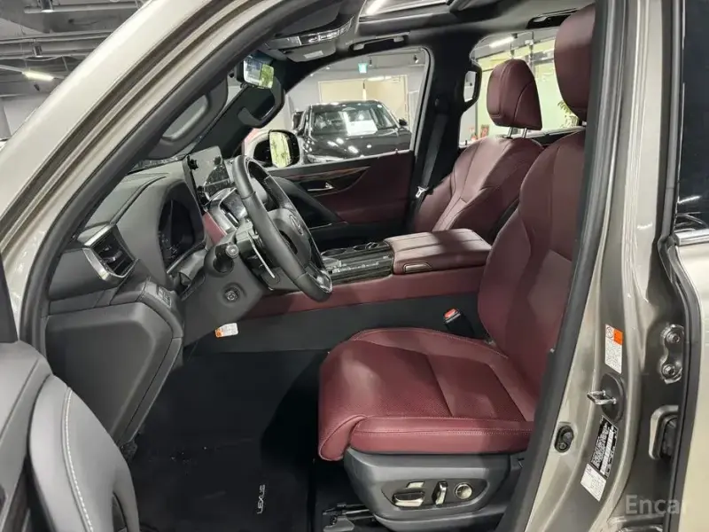2025 Lexus LX с пробегом 5 800 км
