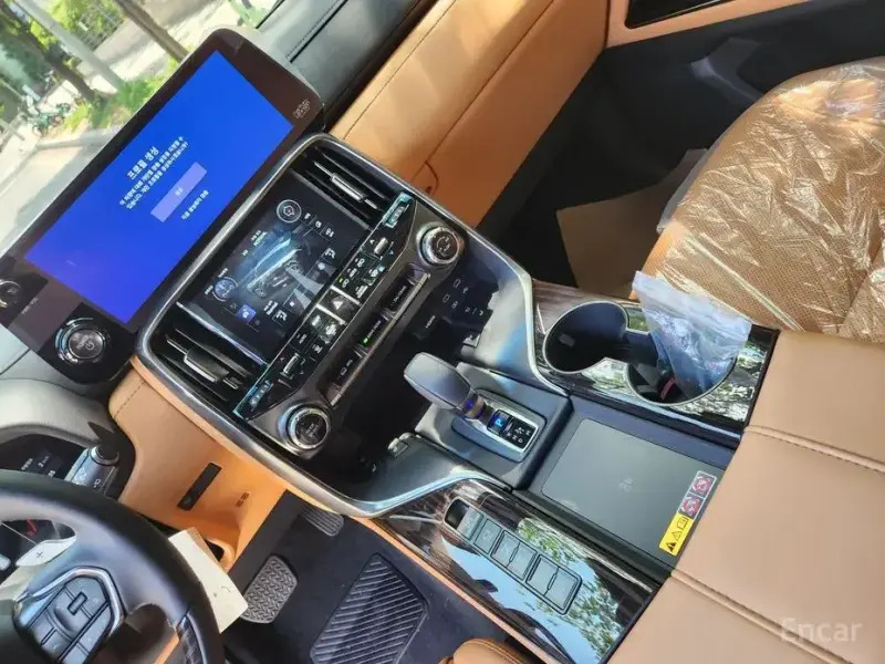 2025 Lexus LX с пробегом 13 км