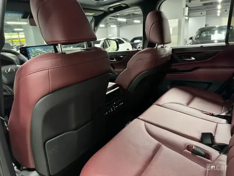 2025 Lexus LX с пробегом 5 800 км