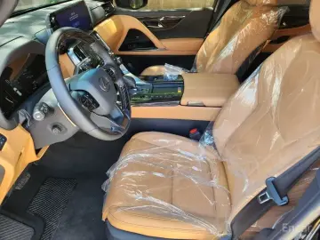 2025 Lexus LX с пробегом 13 км