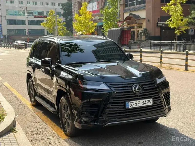 2025 Lexus LX с пробегом 10 км