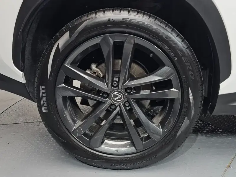 2024 Lexus NX с пробегом 117 846 км