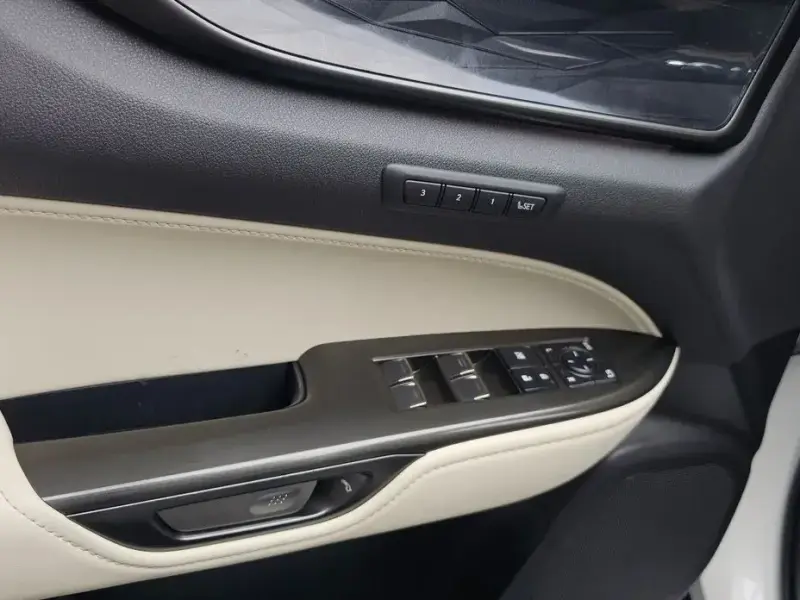 2024 Lexus NX с пробегом 117 846 км