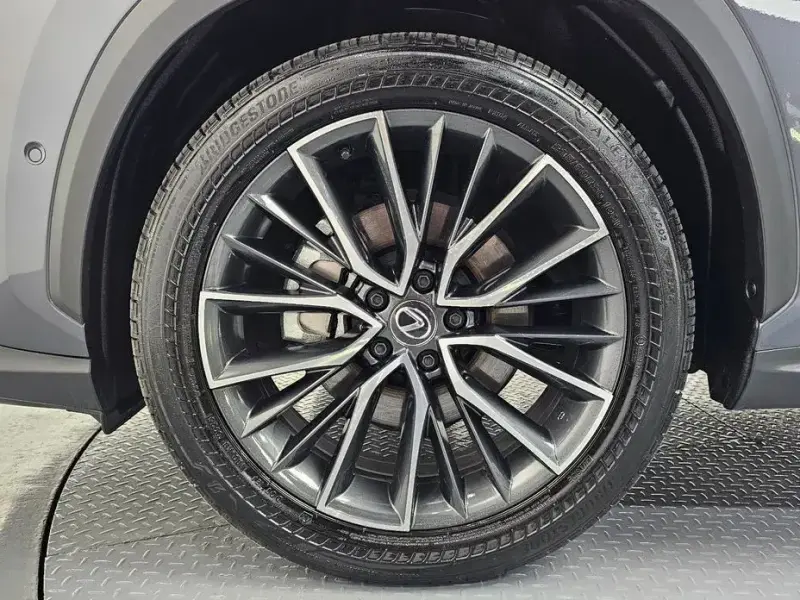 2025 Lexus NX с пробегом 37 178 км