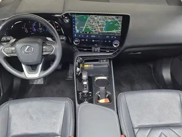 2025 Lexus NX с пробегом 37 178 км