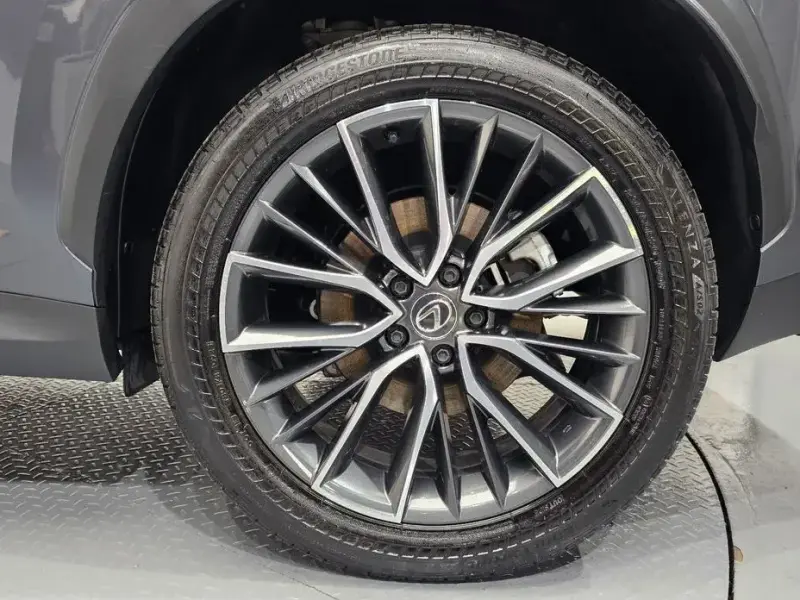 2025 Lexus NX с пробегом 37 178 км