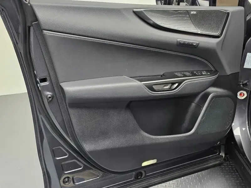 2025 Lexus NX с пробегом 37 178 км