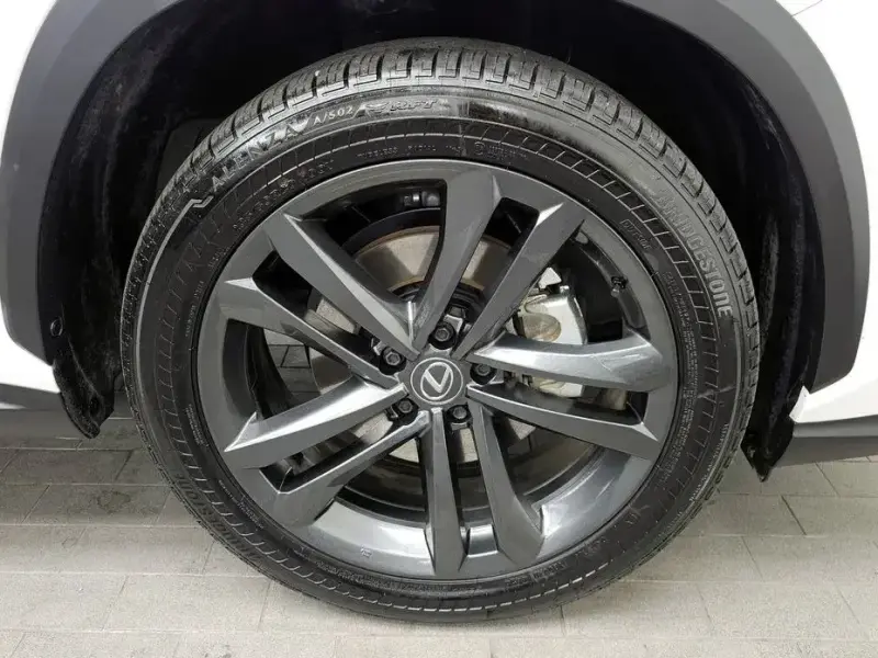 2024 Lexus NX с пробегом 17 237 км