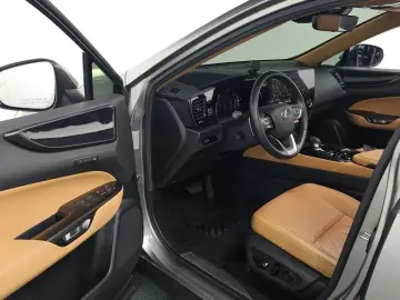 2023 Lexus NX с пробегом 28 616 км