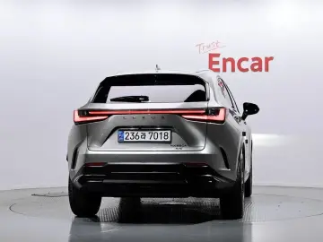 2025 Lexus NX с пробегом 18 939 км