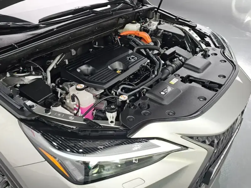 2025 Lexus NX с пробегом 18 939 км