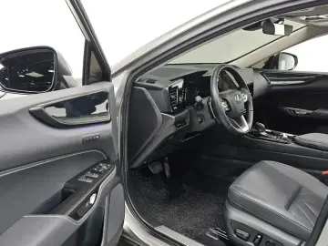 2025 Lexus NX с пробегом 18 939 км