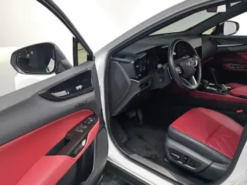 2024 Lexus NX с пробегом 16 964 км
