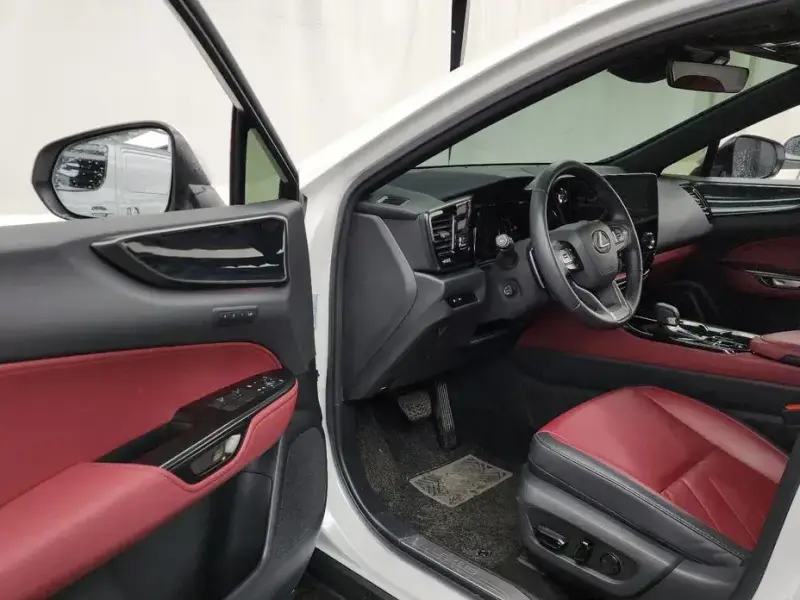 2024 Lexus NX с пробегом 38 868 км