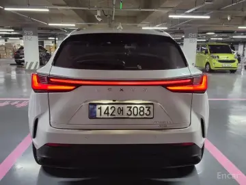 2025 Lexus NX с пробегом 9 755 км