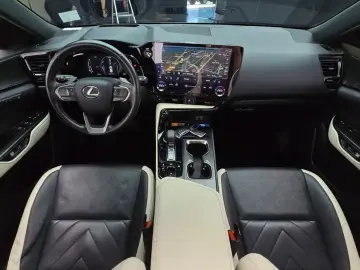 2023 Lexus NX с пробегом 109 855 км