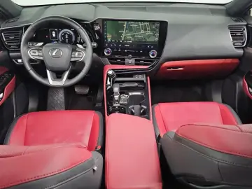2024 Lexus NX с пробегом 17 075 км
