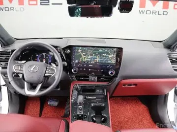 2025 Lexus NX с пробегом 6 389 км