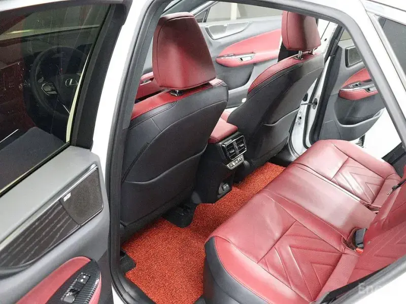 2025 Lexus NX с пробегом 6 389 км