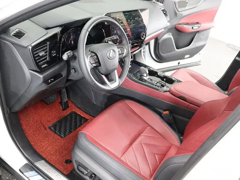 2025 Lexus NX с пробегом 6 389 км
